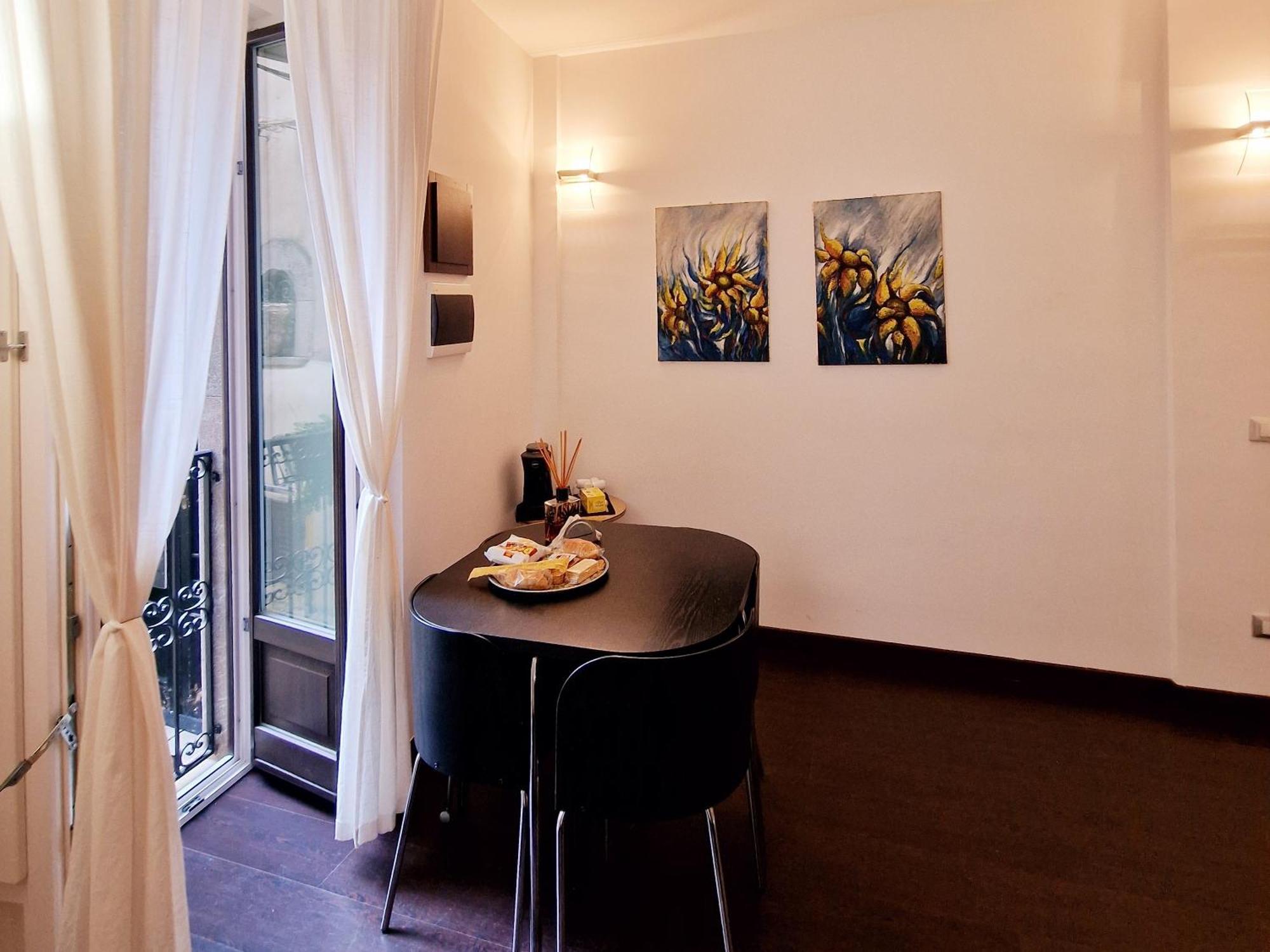 Donna Rosa - Main Avenue * Taormina